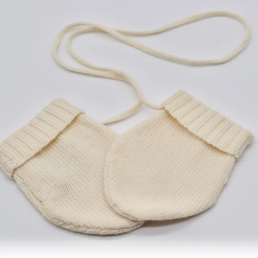Ovale Baby wool mittens